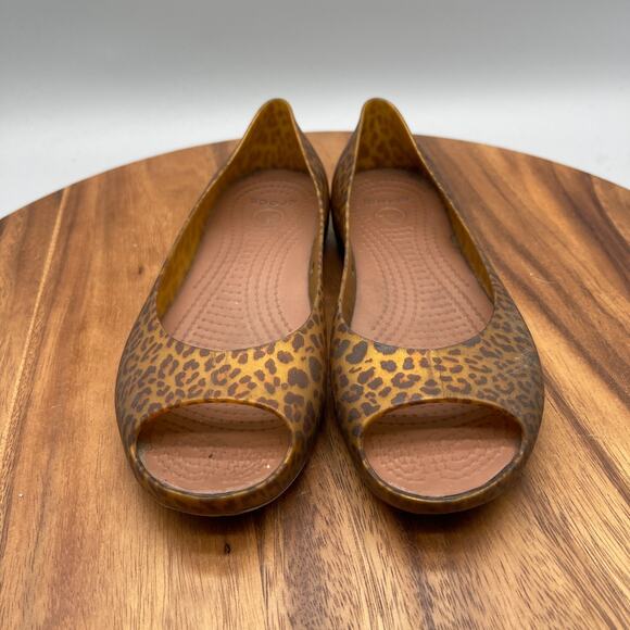 Crocs Carlie Ballet Falts Womens Size 6 Leopard Print Ladies Peep Toe Sandals - Picture 2 of 8